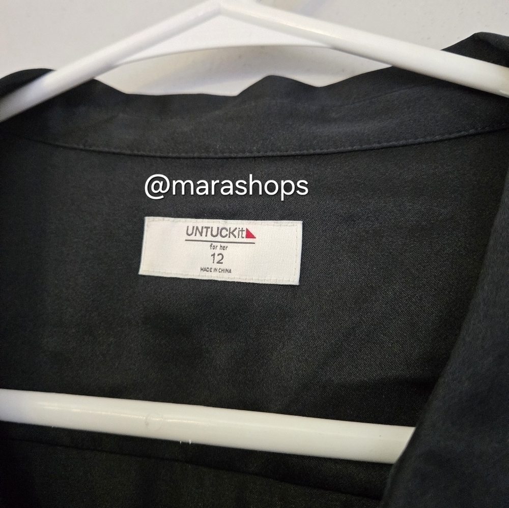 UNTUCKit Carlina Silk Button-Up Blouse Black - Picture 6 of 8